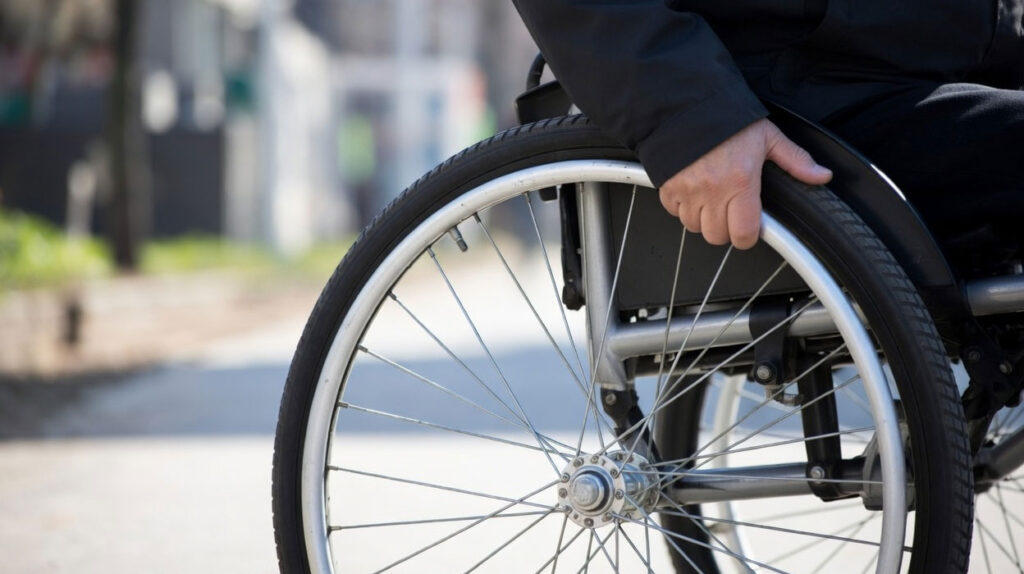 Che vuol dire Autospinta nelle sedie a rotelle? Tutto quello che devi sapere Che vuol dire Autospinta nelle sedie a rotelle? Tutto quello che devi sapere